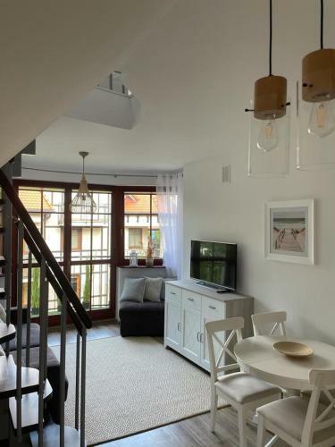 Apartament Bia?y