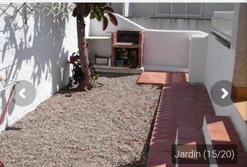 Casa _pareada Con Piscina Y Jardin Privado