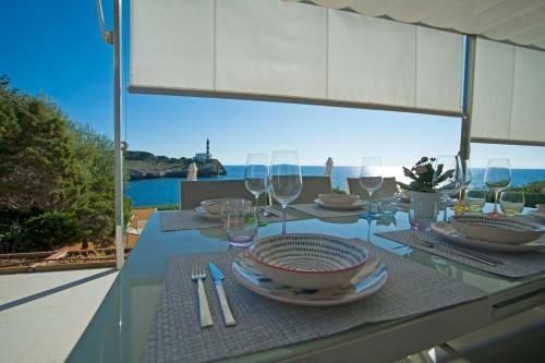 Majestic 5 Bedroom Villa With Pool And Sea Front