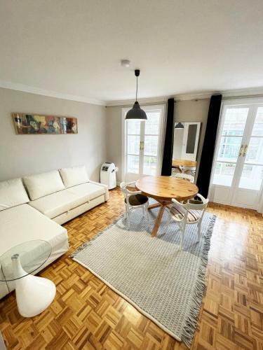 Hostal Pensi�n Iacobus Suites