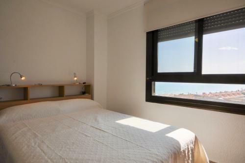 7th Floor Beachfront Apartment With Stunning Views