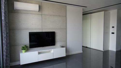 Black Line Apartment