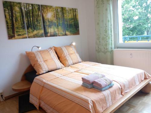 Helles Apartment Mit Balkon Am Gro�en Garten Nahe Stadtzentrum