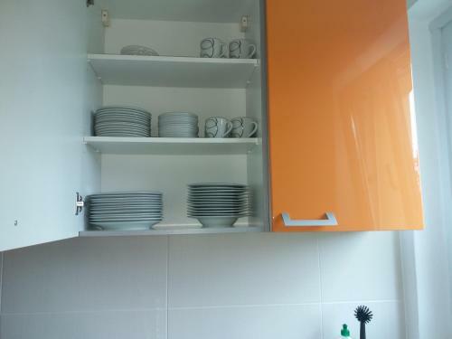 Helles Apartment Mit Balkon Am Gro�en Garten Nahe Stadtzentrum