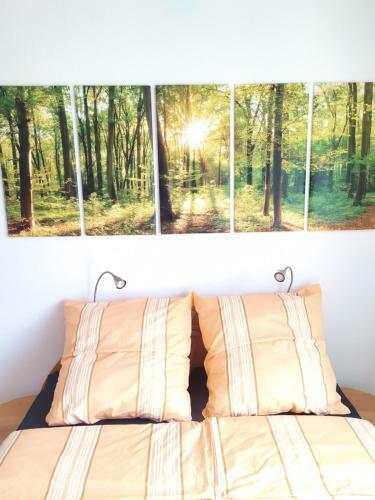 Helles Apartment Mit Balkon Am Gro�en Garten Nahe Stadtzentrum