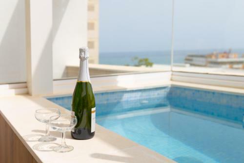 Terraza Del Mar: Apartamento Con Terraza Y Piscina