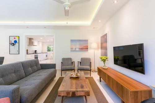 La Rosa Home