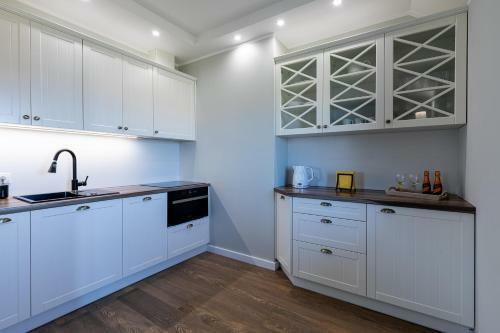 Amare Apartments A2