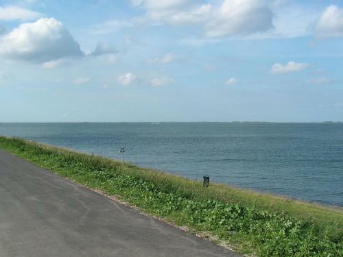 Holiday Home Villapark De Oesterbaaii