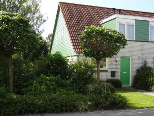 Holiday Home Villapark De Oesterbaaii