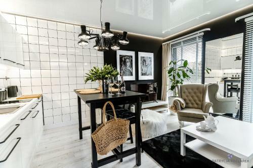 Apartament Black