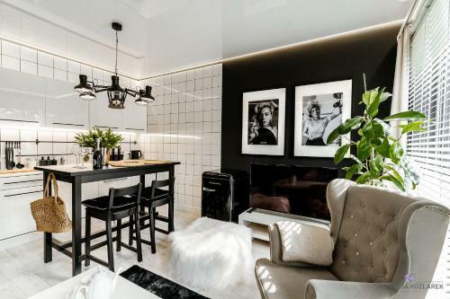 Apartament Black