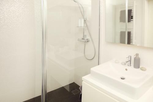 Bia?y Apartament Z Tarasem W Playa Baltis