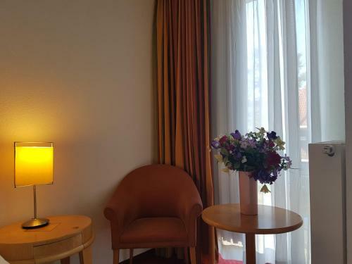 Hotel 2000