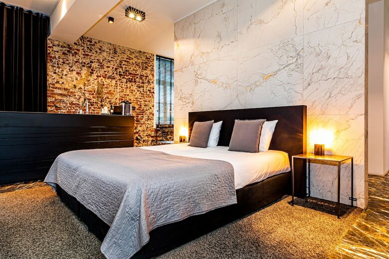 Hotel Hoogenweerth Suites