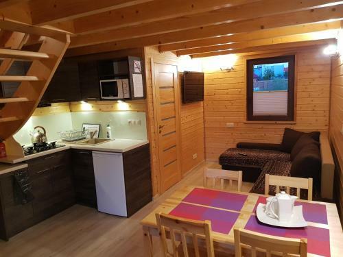 Pokoje Go?cinne Domki Apartamenty Awer