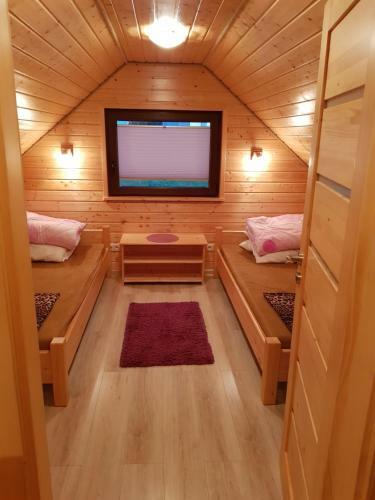 Pokoje Go?cinne Domki Apartamenty Awer