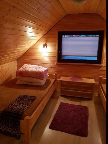 Pokoje Go?cinne Domki Apartamenty Awer