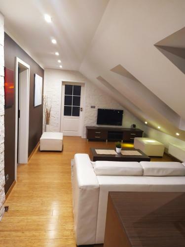 Pokoje Go?cinne Domki Apartamenty Awer