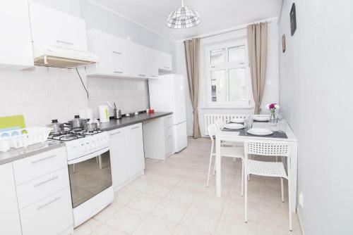 Apartment & Rooms At Glogowska Street