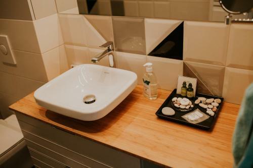 Ng New Gardens Apartment