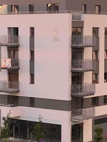 Ng New Gardens Apartment