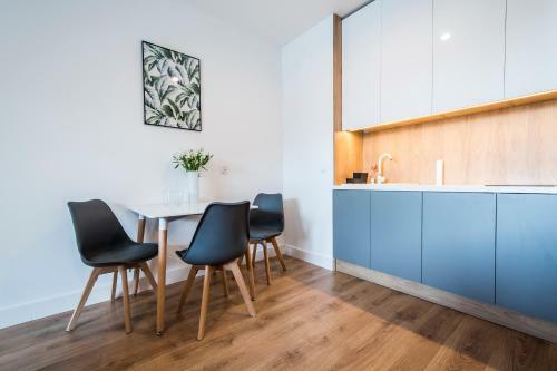 Apartament Targi Z Gara?em I Si?owni?