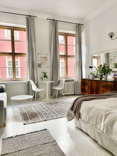 Townhall Apartments