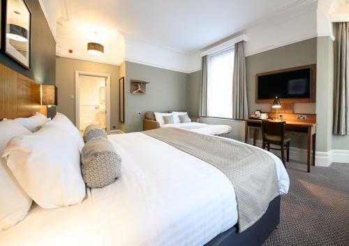 County Hotel