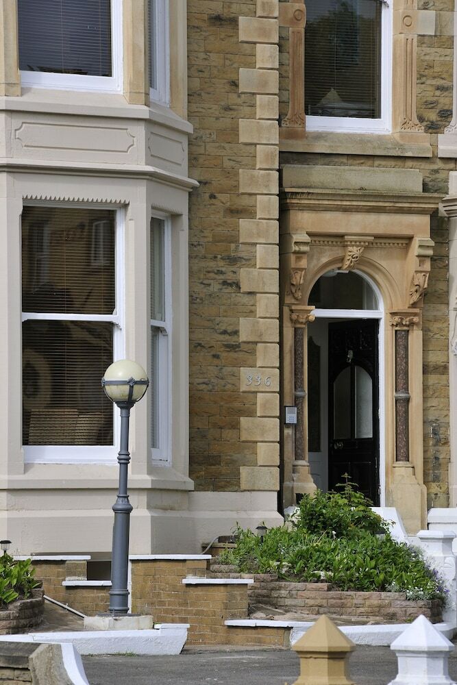 Hostal Howarth House