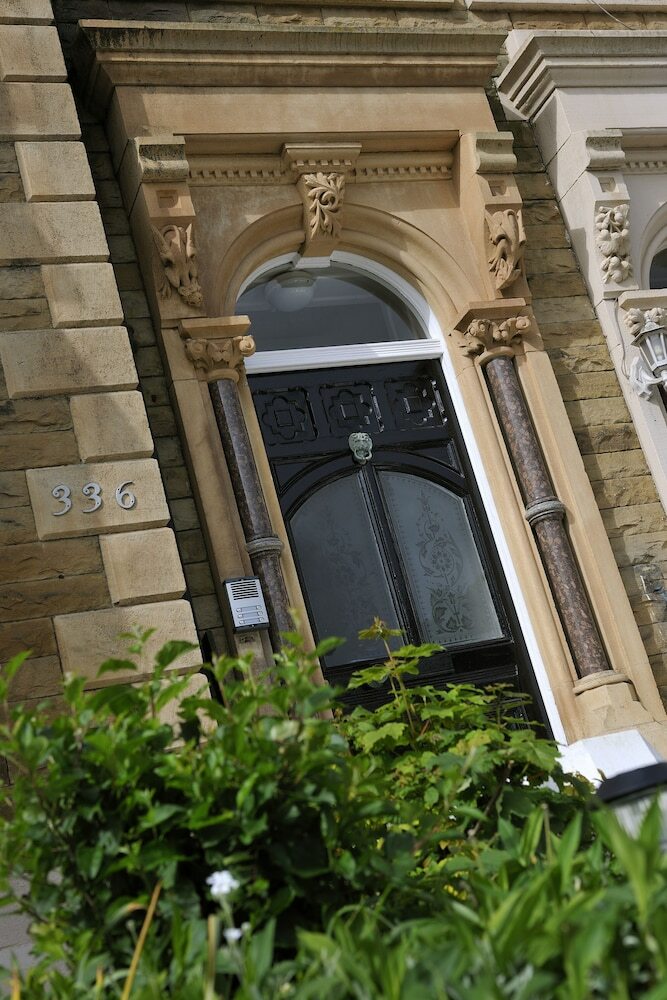 Hostal Howarth House
