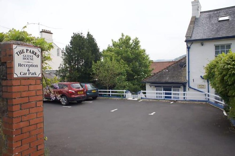 Hostal The Parks Guest House