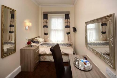 Gascony Hotel