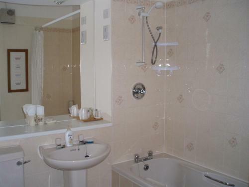 Alcombe House Hotel