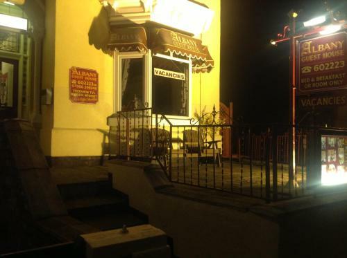 Hostal Albany Guest House