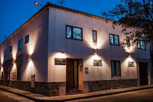 El Patio Del Maestro