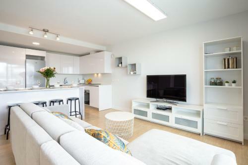Seafront Duna Beach Luxury Apartment