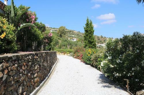 Exceptional Costa Del Sol Villa For 8, Hi Spec, Tranquil Setting, Amazing Views. Heated Pool.