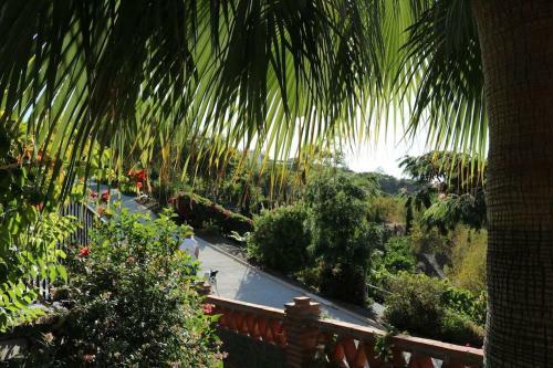 Exceptional Costa Del Sol Villa For 8, Hi Spec, Tranquil Setting, Amazing Views. Heated Pool.