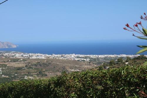 Exceptional Costa Del Sol Villa For 8, Hi Spec, Tranquil Setting, Amazing Views. Heated Pool.