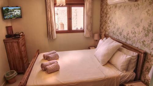 Exceptional Costa Del Sol Villa For 8, Hi Spec, Tranquil Setting, Amazing Views. Heated Pool.