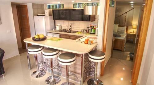 Exceptional Costa Del Sol Villa For 8, Hi Spec, Tranquil Setting, Amazing Views. Heated Pool.