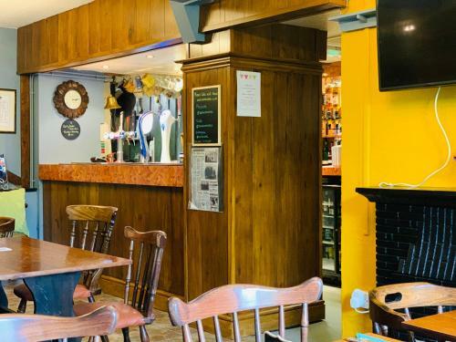 Hostal The Milton Hotel