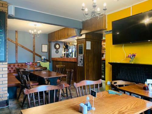 Hostal The Milton Hotel