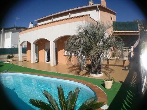 Villa Costa.