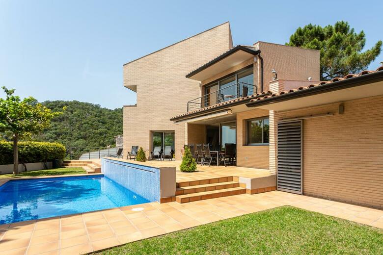 Exclusive Villa With Pool Seaview
