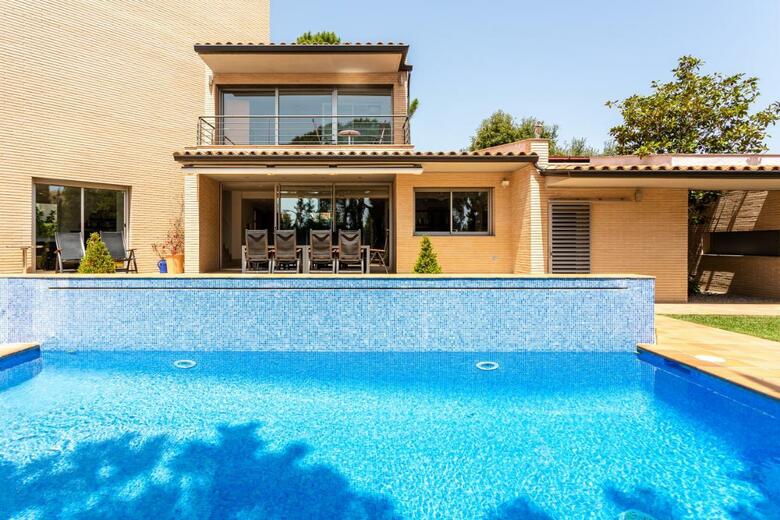 Exclusive Villa With Pool Seaview