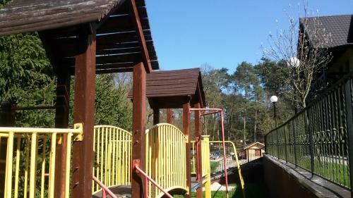 Hostal Dom Wypoczynkowy Jantar Le?nicz�wka 1a