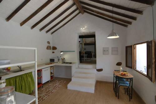 Suvan, La Casa de La Felicidad