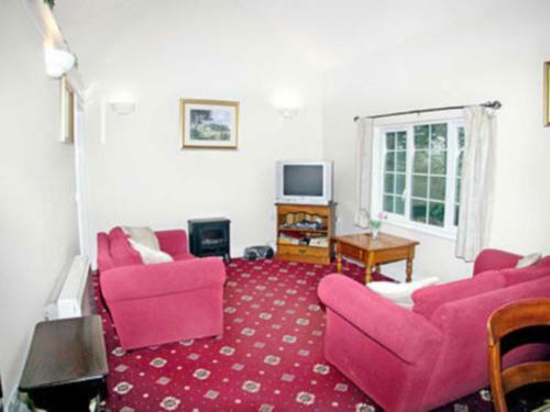 1 Luckington Stables